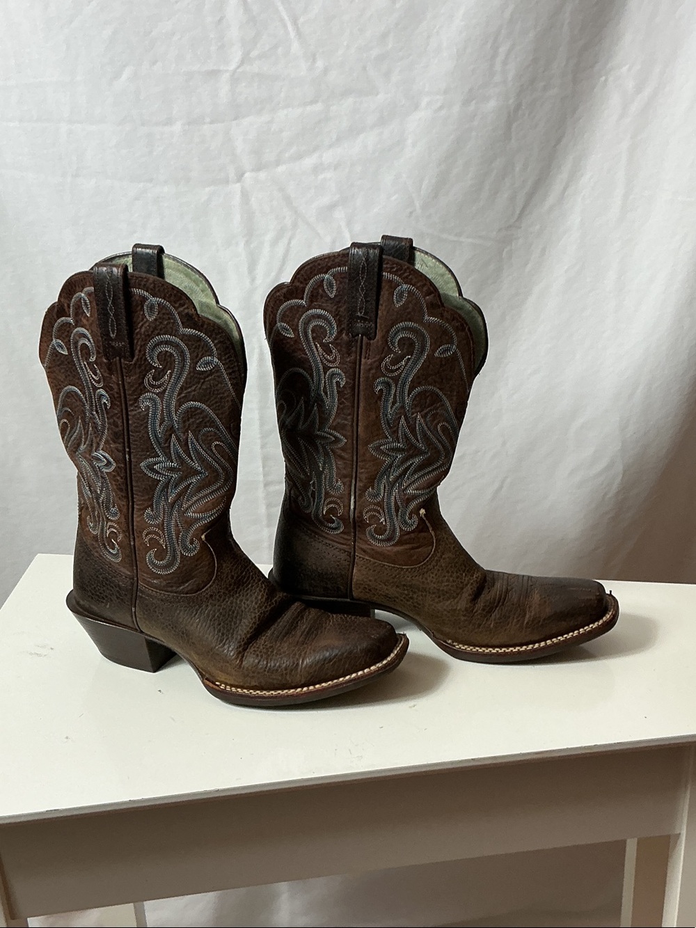 Ariat Brown Leather Western Boots with Blue Embroidery